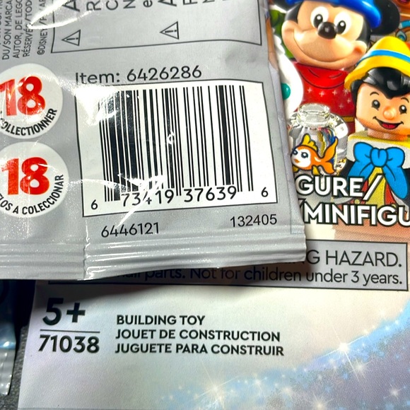 Lego Disney 100 Stitch - Picture 7 of 7